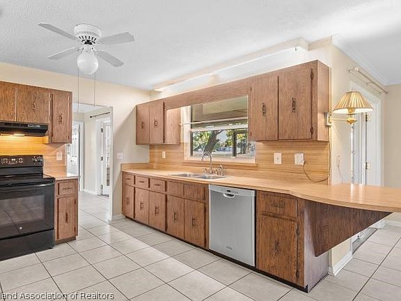 3rd image of 517 Blossom Dr