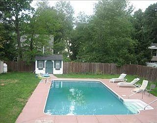 4th image of 32 Lake Dr