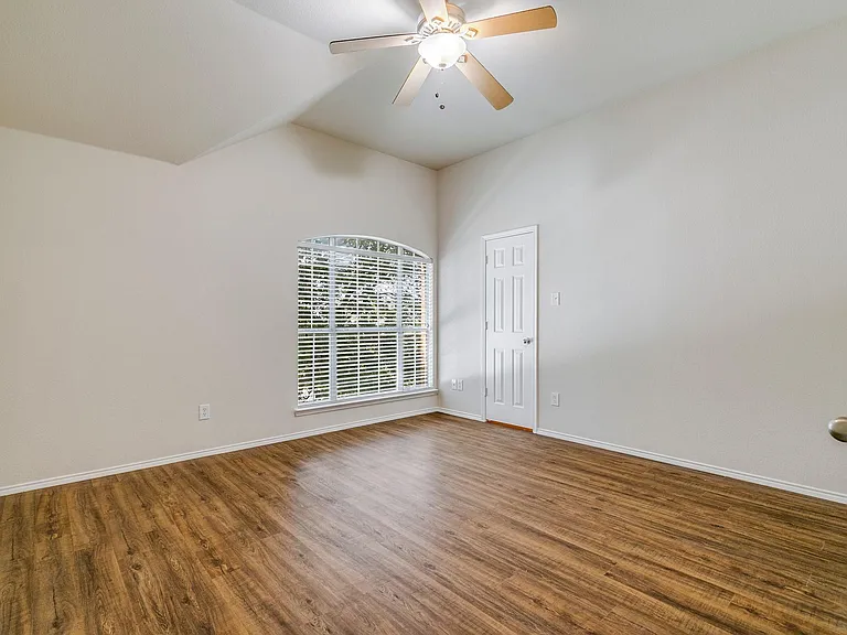 11570 Beeville Dr — Photo 37