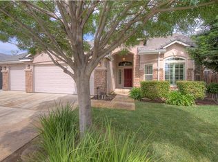 2818 N Apricot Ave, Fresno, CA
