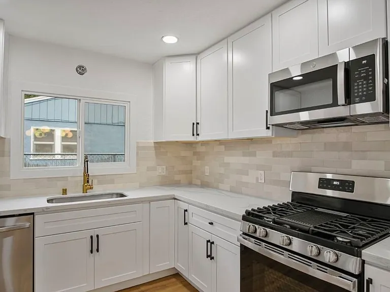 4118 Howard Ave — Photo 8
