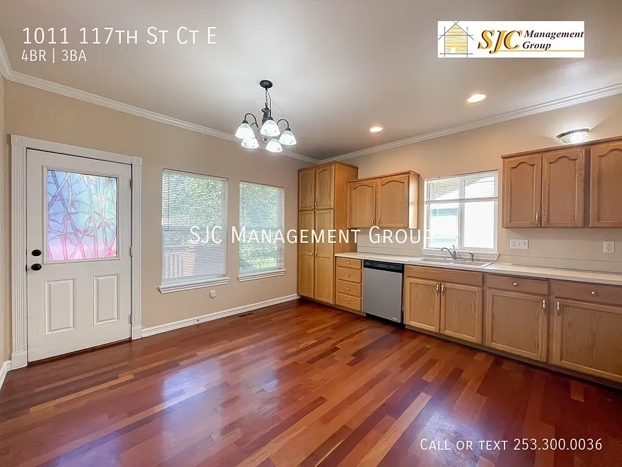 Four Bedroom 2.5 bath home for rent South Tacoma — Photo 3