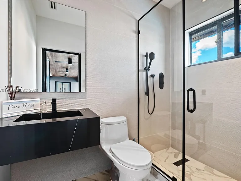 16431 NE 34th Ave — Photo 37