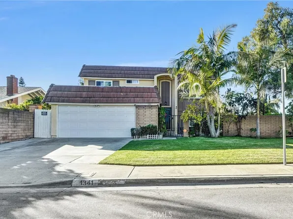 1341 S Pembrooke Ln, Anaheim, CA 92804