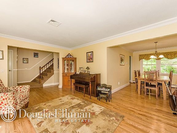 3rd image of 6 Johnston Ave