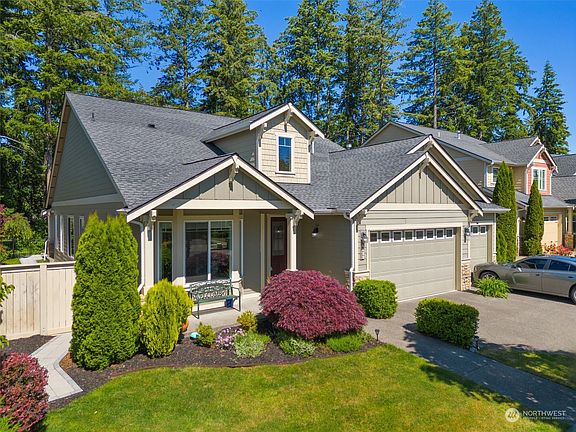2nd image of 4222 Abigail Drive NE