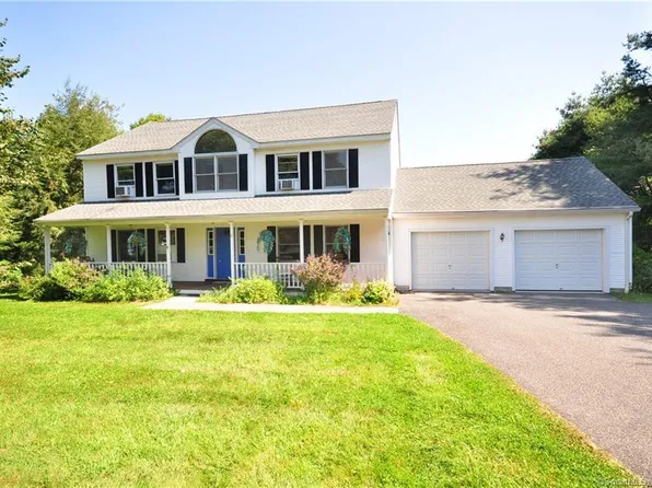 19 Sean Meadow Drive, Morris, CT 06763