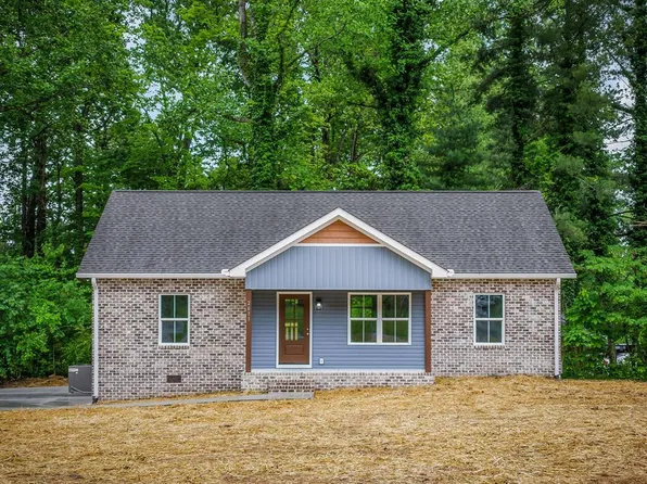 2611 Oakwood Ln, Cookeville, TN 38506