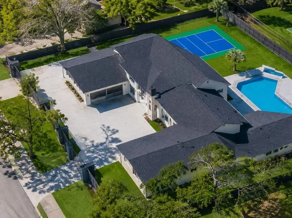 12564 Memorial Dr, Houston, TX 77024