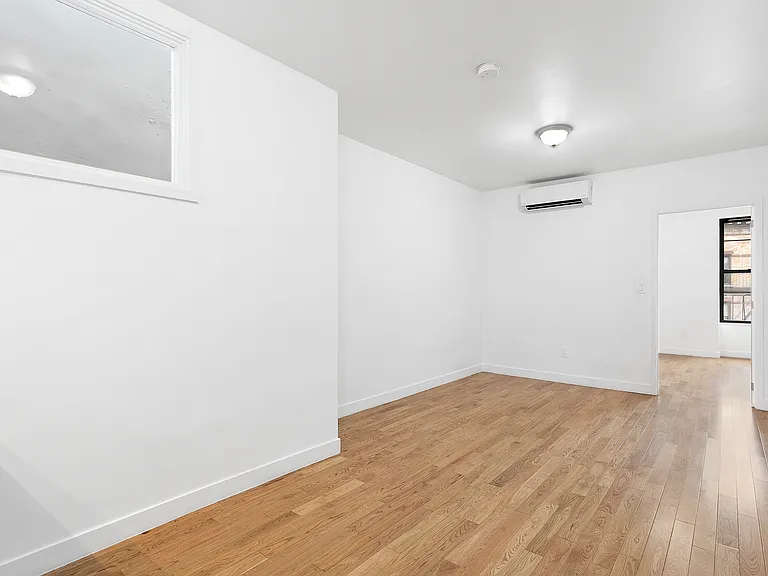226 7th Ave #4R — Photo 6