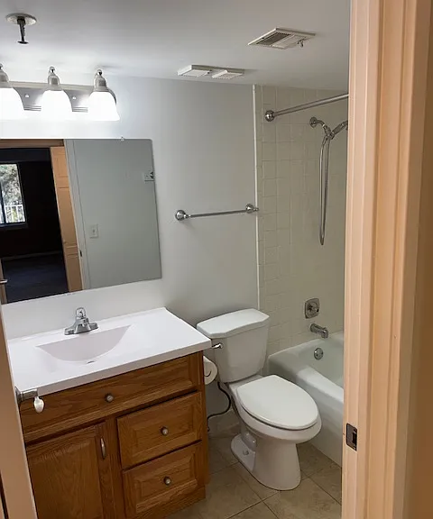 1450 Plymouth Ln #214 — Photo 6