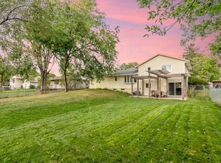 8841 Hillside Trl S, Cottage Grove, MN 55016