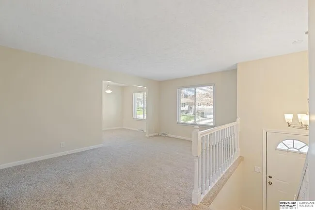 5641 S 140th Ave — Photo 5