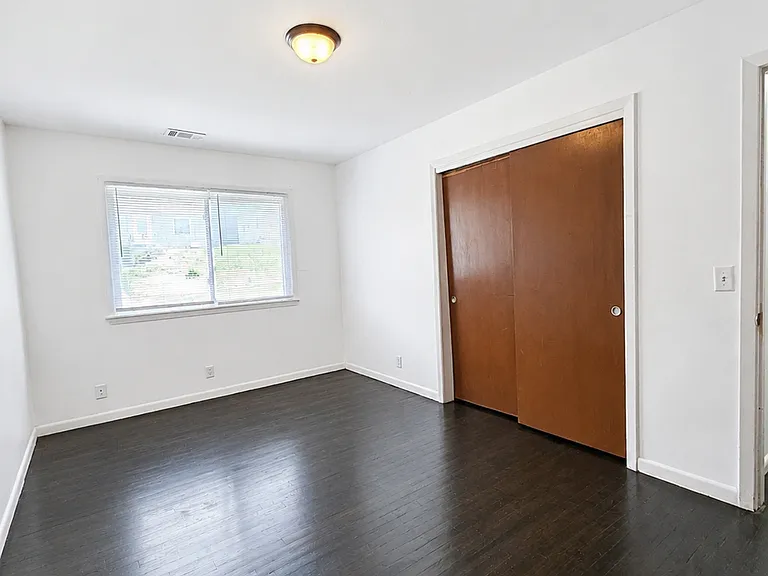 5003 Woolworth Ave #8 — Photo 8