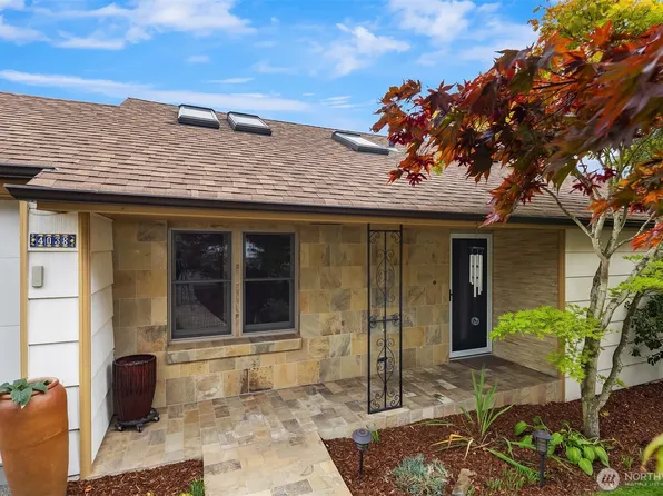 4038 24th Place S, Seattle, WA 98108