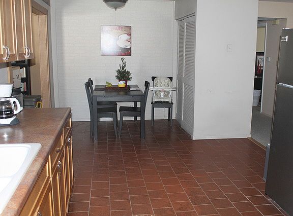 4th image of 214 Plymouth Ln