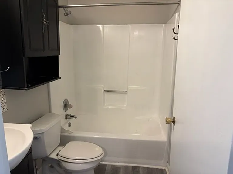 1090 Williamsburg Rd — Photo 15