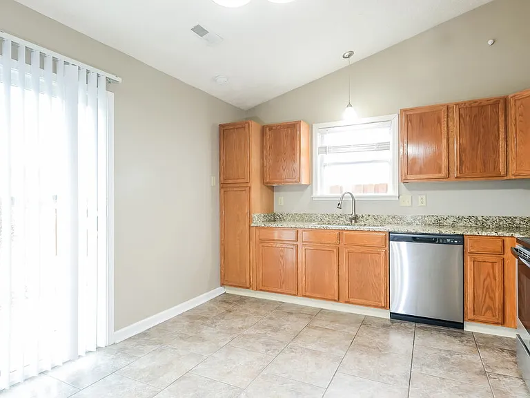 748 Hollowood Ln — Photo 6
