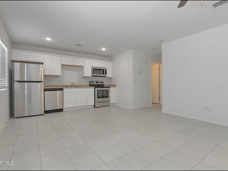 4626 Maxwell Ave #C — Photo 9
