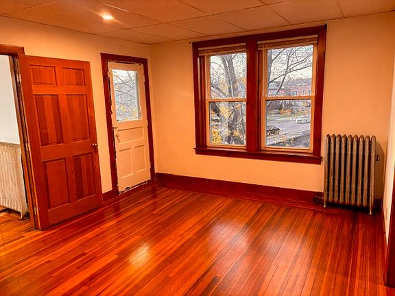 Den/Flex Room looking West