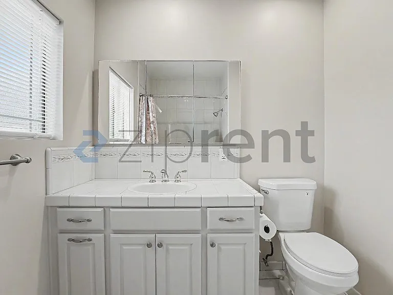 7343 Cloverlawn Dr — Photo 24