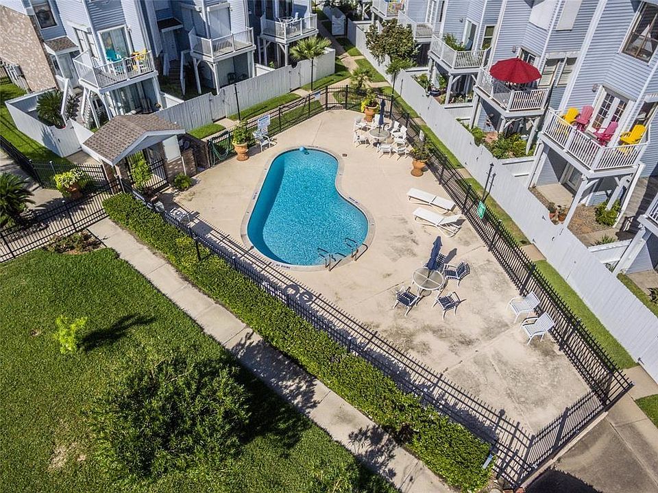 1st image of 206 Seawall Blvd #206