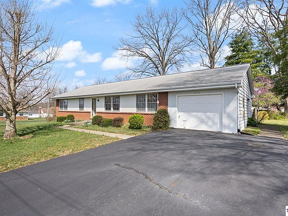 2nd image of 806 Rosecrest Ave