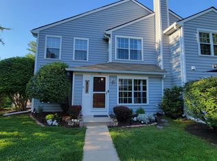 10 Bronco Ct #270, Germantown, MD 20874