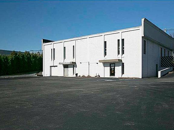 5th image of 481 Atwood Ave