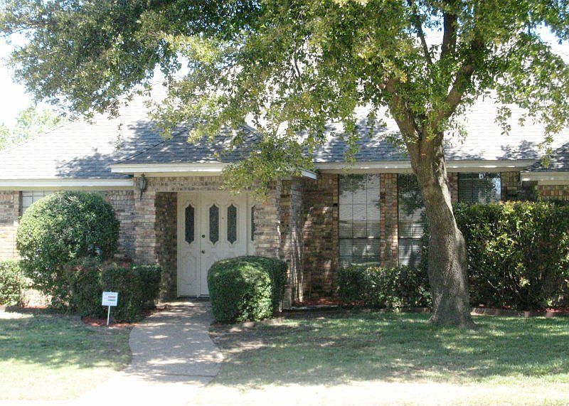 1st image of 1817 Tawakoni Ln