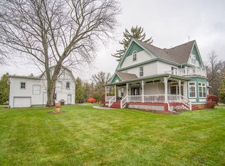 10763 N Cedarburg Rd, Mequon, WI 53092