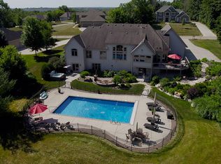 N49W25202 Seven Stones Dr, Pewaukee, WI 53072