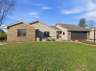 2415 Knollwood Ct, Fort Wayne, IN 46815