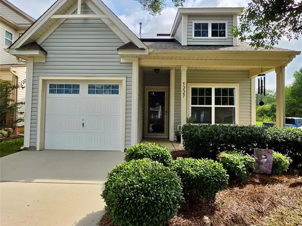 5227 Crystal Lakes Dr, Rock Hill, SC 29732