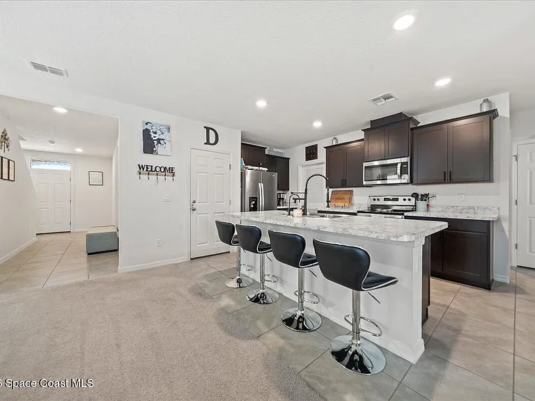 1927 Sloan Ct — Photo 5