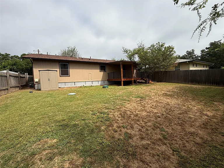 11101 Elm St — Photo 18