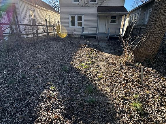 5th image of 827 S 36th St
