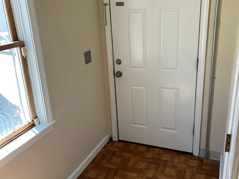 4 Ferryalls Ct #2 — Photo 7
