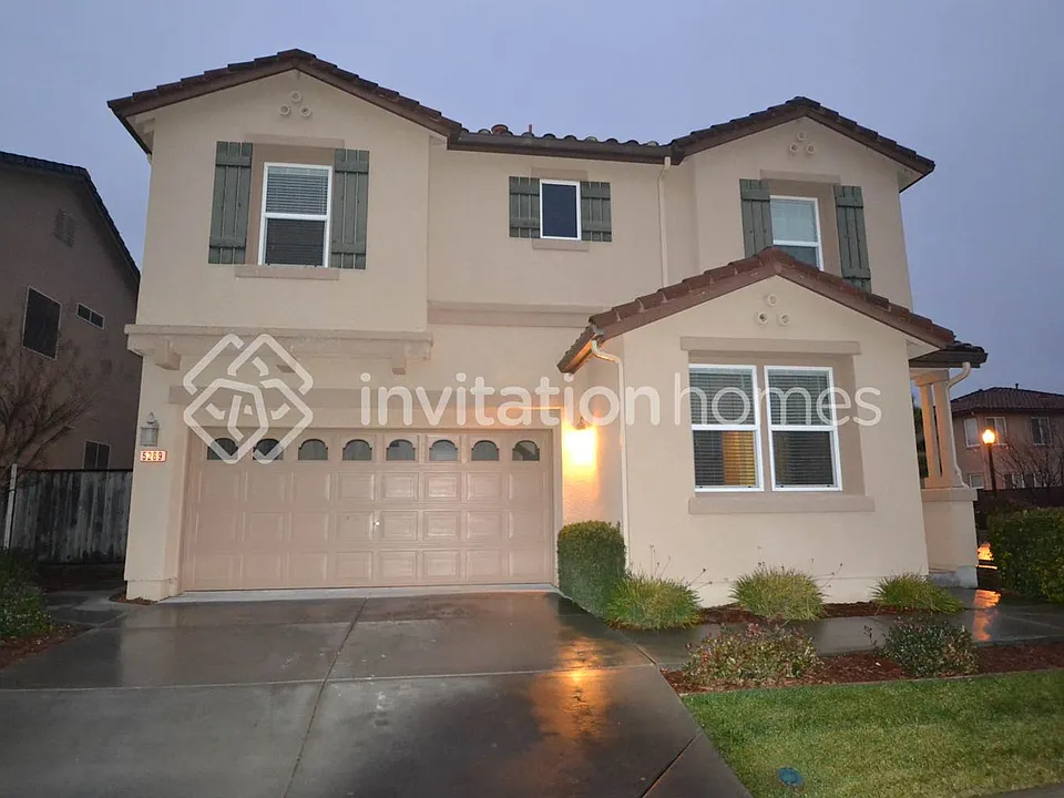 5289 Moonlit Bay Way