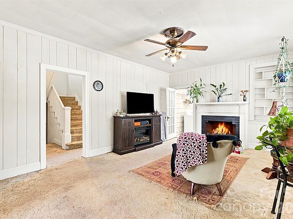 2nd image of 704 N Washington St