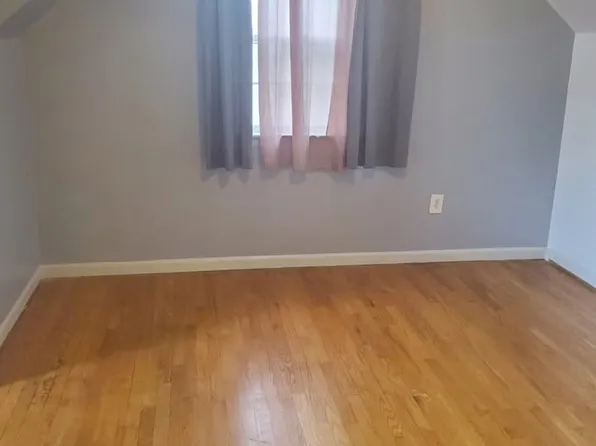 10000 Locust St, Glenn Dale, MD 20769