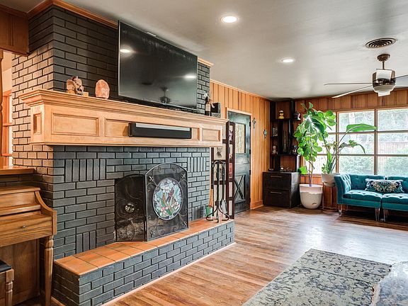 3rd image of 3306 45th St