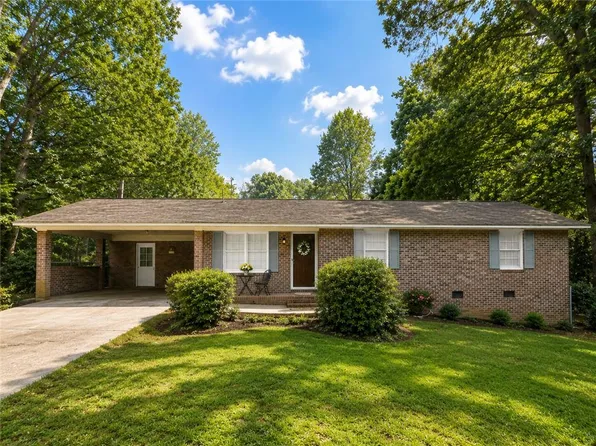40 Flint Hill Dr, Oxford, GA 30054