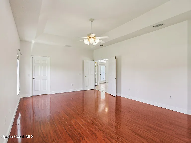929 Hialeah St — Photo 21
