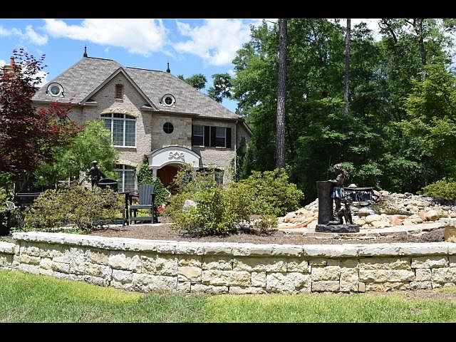 1st image of 102 Royal Crest Cir