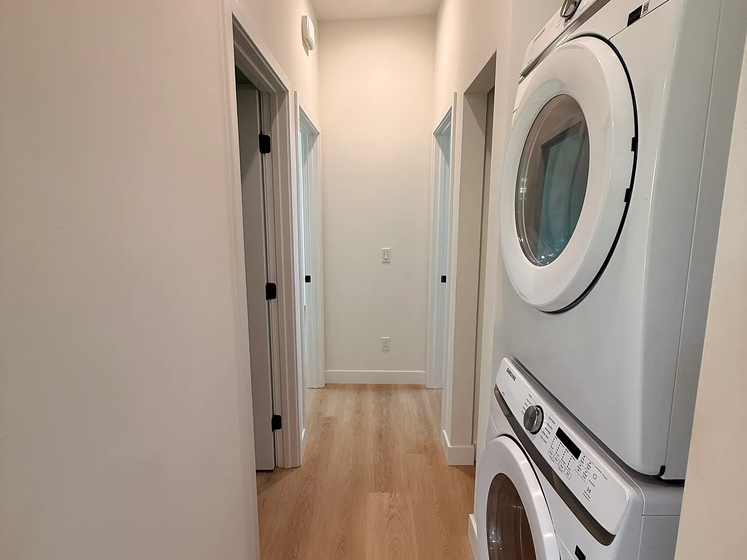 3 bed, 1170 sqft, $4,495 — Photo 2