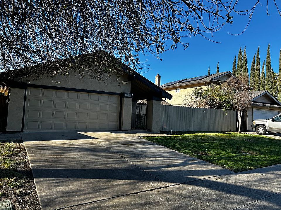 2nd image of 1717 Venetian Dr