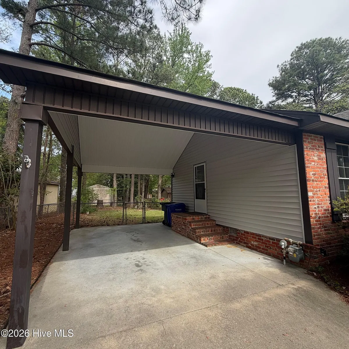 Building Photo - 3208 Ellsworth Dr