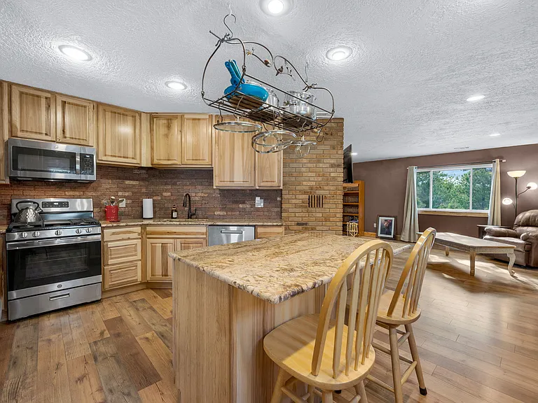 15632 Ray Dr — Photo 8