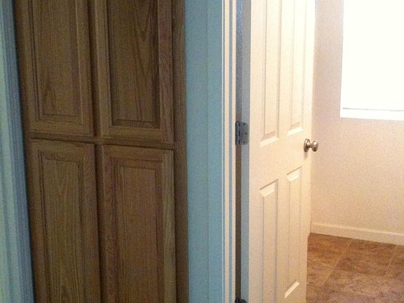 5th image of 801 Carpenter Pl